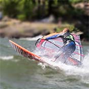 Step 4 instruction for Switch Stance Kono (jibe entry)